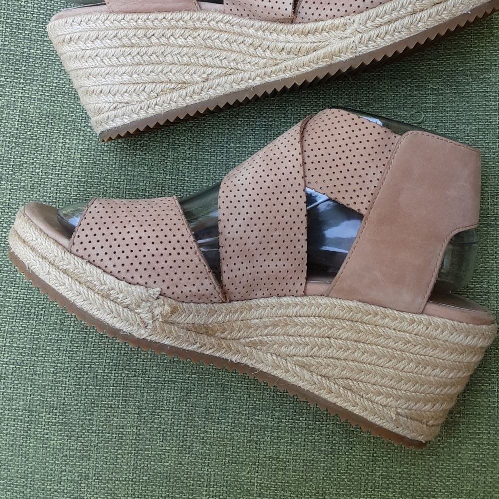 Eileen Fisher Suede Espadrille Wedge sandal. - Picture 8 of 12